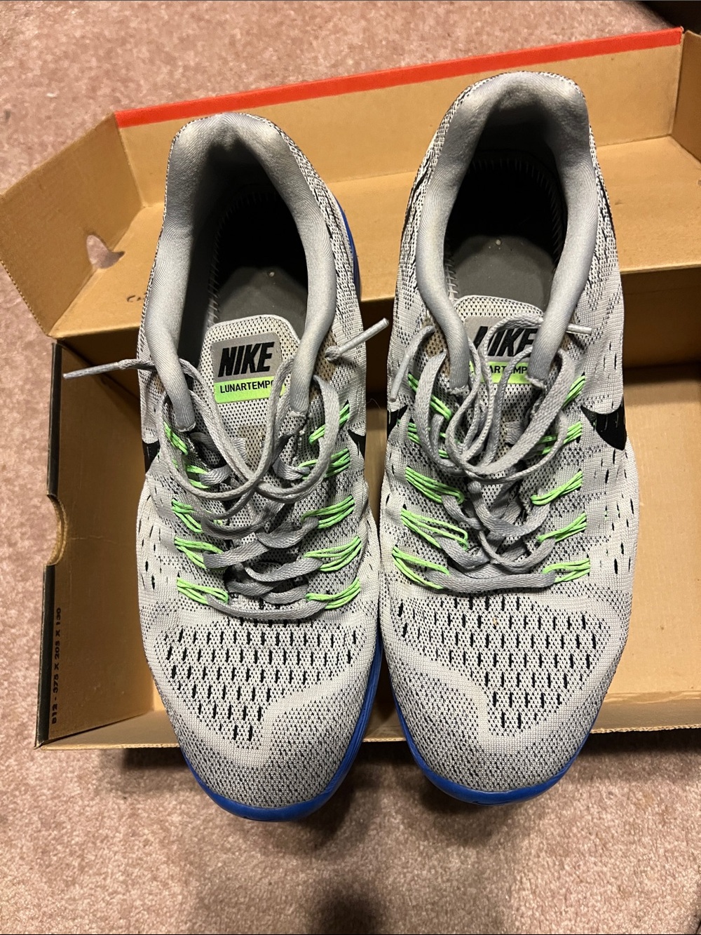 Nike Men’s Light Gray Athletic Shoes with Green Accents